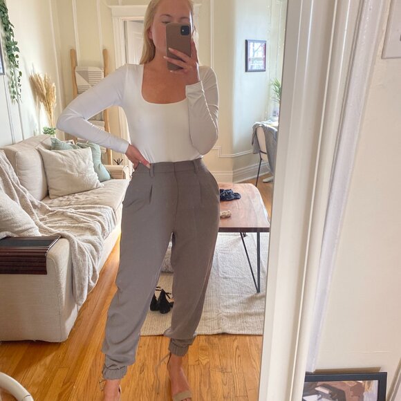 UNIQLO Smart Ankle Pants – XS – Warm Grey (Mushroom Taupe)  - Picture 2 of 9